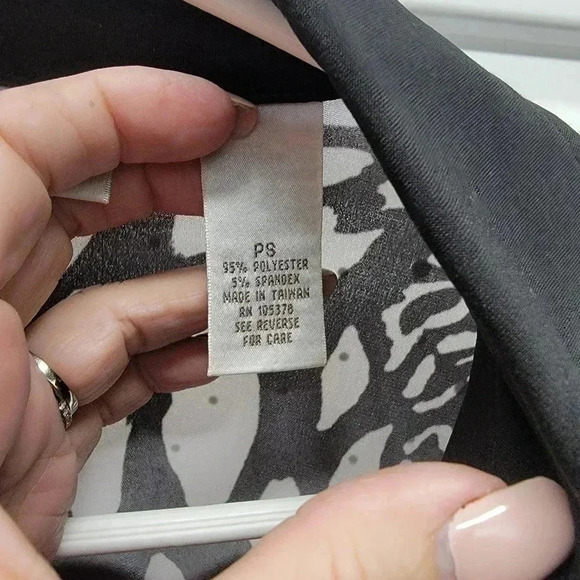 Draper's & Damon's Black and White Animal Print Shimmer Zip Front Jacket - Picture 6 of 7